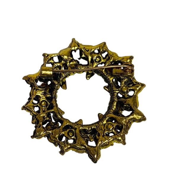 Brooch Pin Goldtone Wreath Red Crystals 1.75 Inch Diameter - Picture 5 of 6